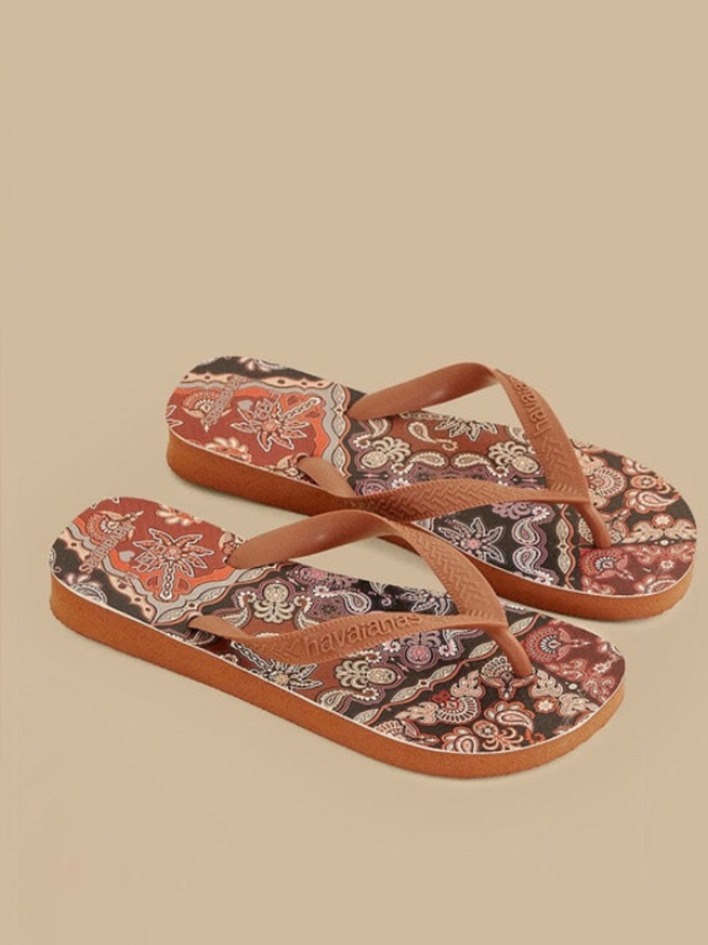 Farm Rio x Havaianas Brown Scarf Sandals.